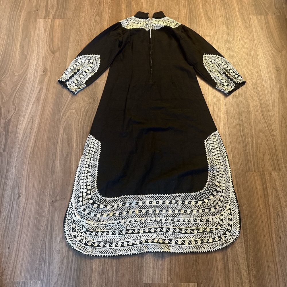 vintage 1970's Black Maxi Dress with White embroidered Trim, large - Picture 6 of 9